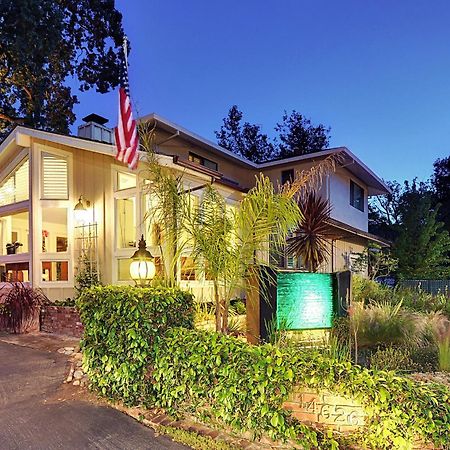 Saratoga Oaks Lodge ภายนอก รูปภาพ